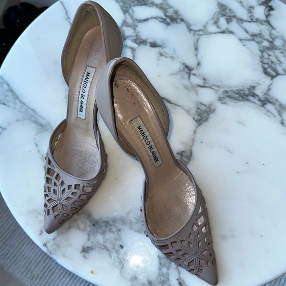 Manolo Blahnik Taupe Heels - Picture 1 of 10